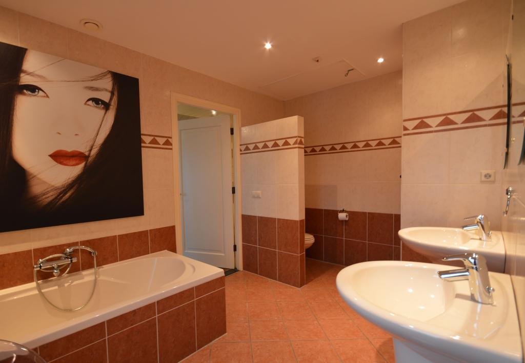 Wake Up Call Bed & Breakfast Westbroek Dış mekan fotoğraf